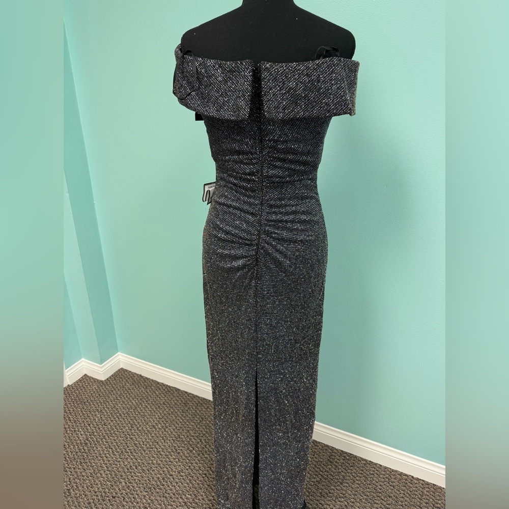 Xscape off-the-shoulder metallic gown in black/gunmetal size 10. - Picture 8 of 11